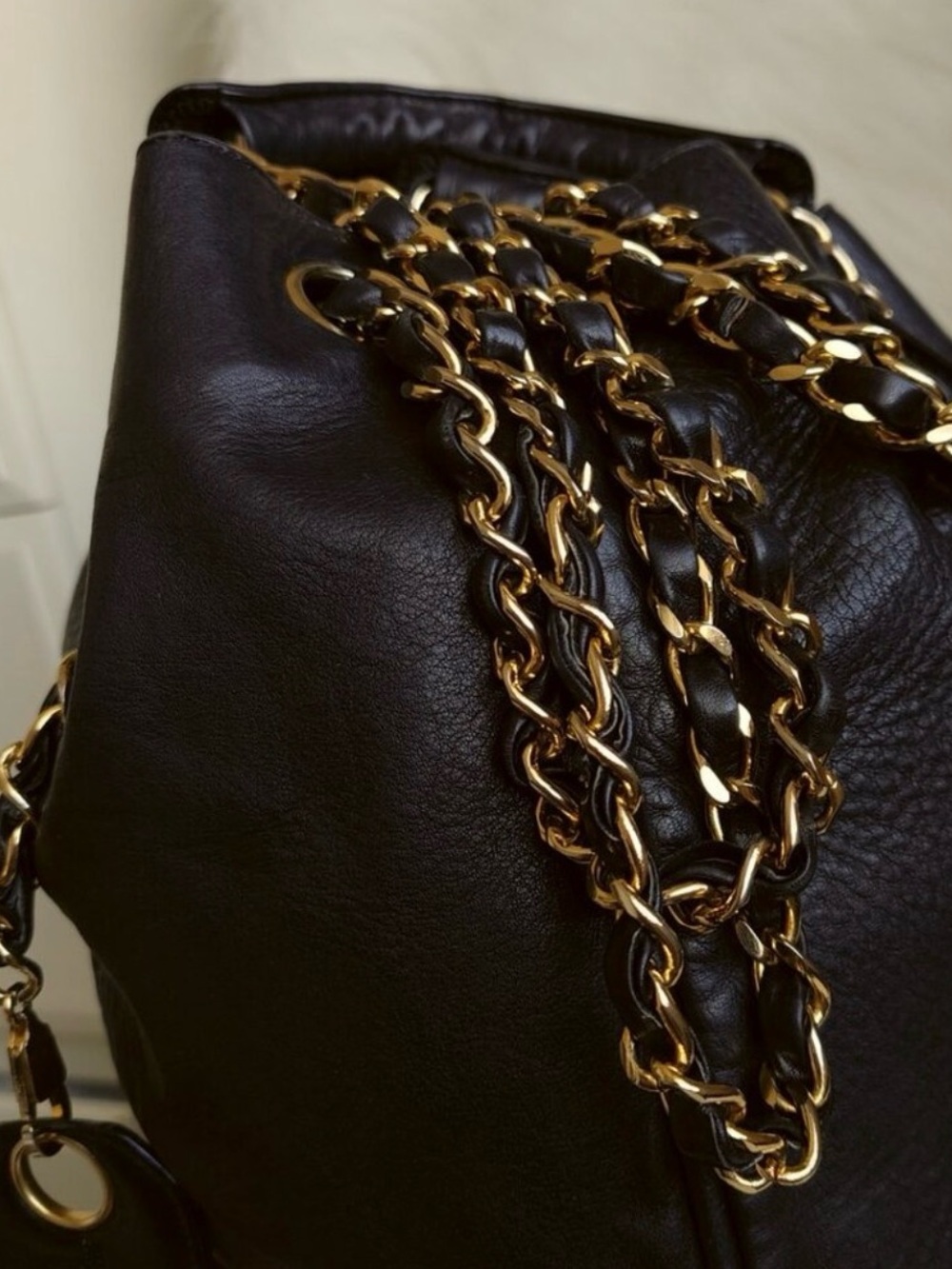 Chanel 1980’s Large Gabrielle Matelasse Aged Leather Hobo Drawstring Bucket Bag - Picture 8 of 14